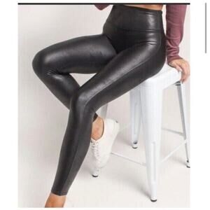 Spanx Black Shine Leggings Size Medium